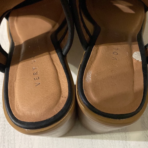 Very Volatile Dark Grey 3in chunky heel with White stitching Size 6 - Picture 11 of 11